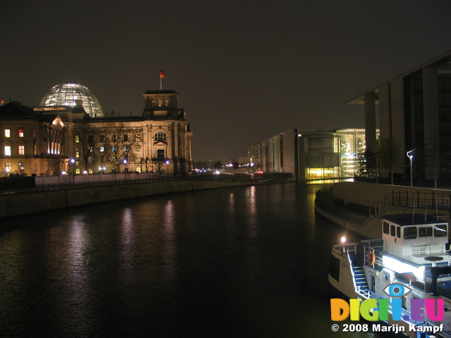 25051b The Reichstag at night from river Spree